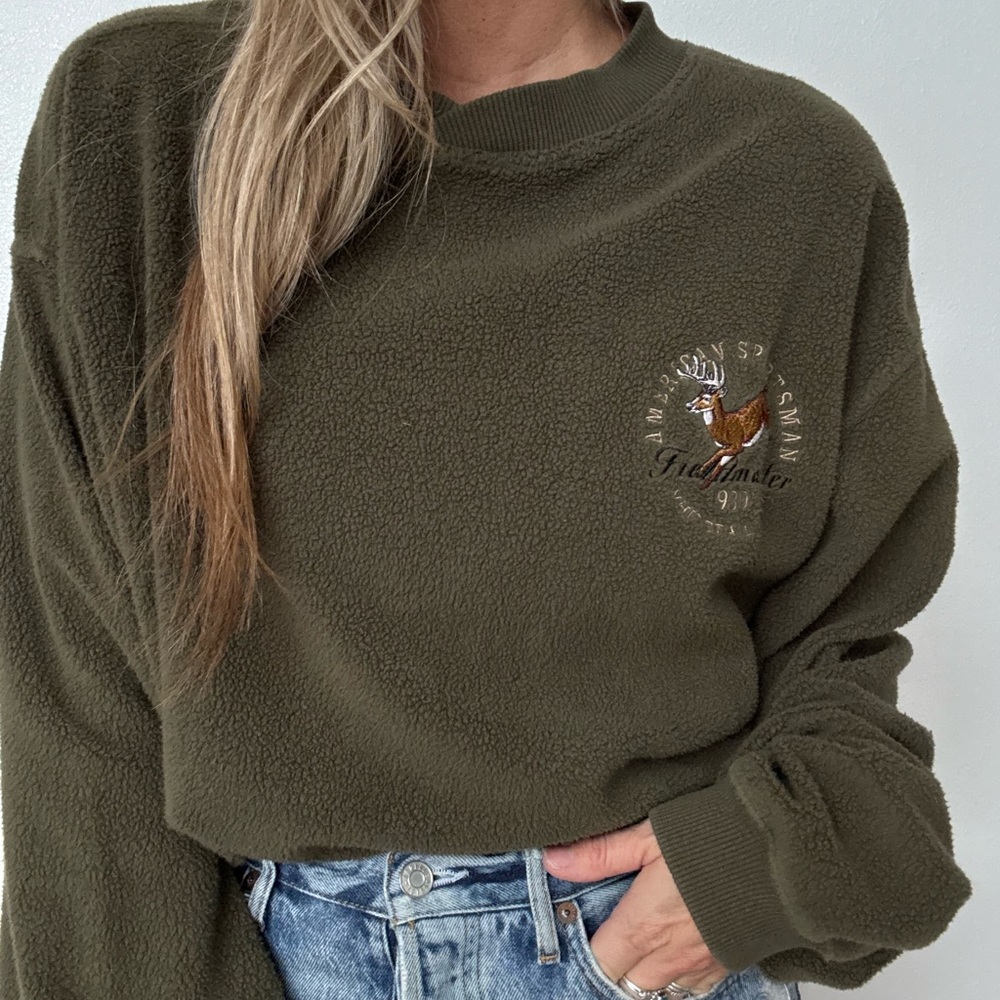 Green deer fleece pullover